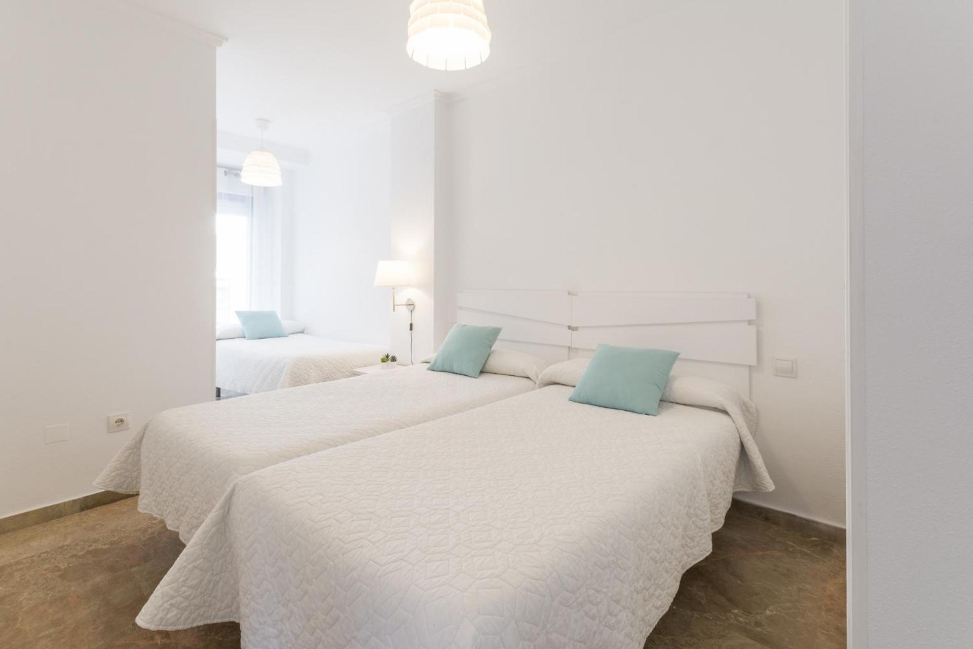 Ag Residencial El Eden * Playa de Gandia